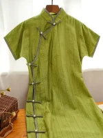 Female Plus Size Fashion Slit Cheongsam (Qipao)