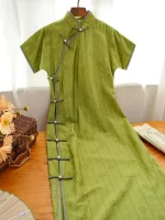 Female Plus Size Fashion Slit Cheongsam (Qipao)