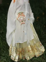 Koi Hanfu-inspired Phone Wallet - Image 5