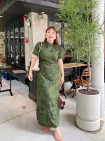 New Chinese Style Modern Plus Size Floral Qipao (Cheongsam)