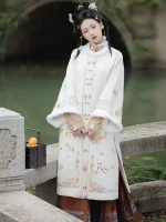 Women's Winter Ming Dynasty Aoqun Set