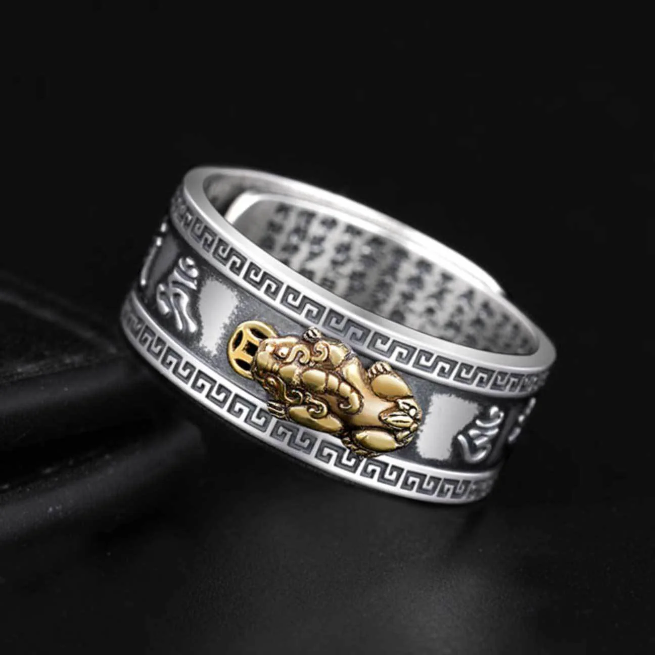 Feng shui pixiu wealth ring
